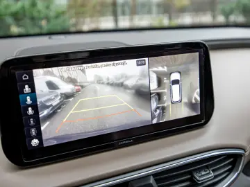 Hyundai Santfe Plug-in Hybrid Luxury