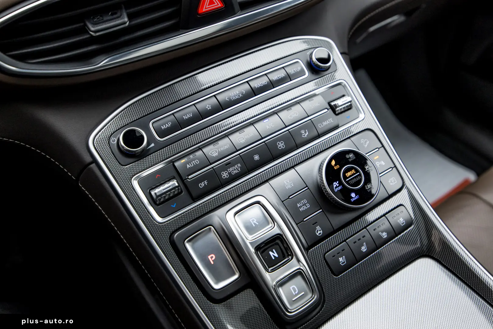 Hyundai Santfe Plug-in Hybrid Luxury