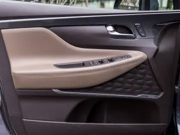 Hyundai Santfe Plug-in Hybrid Luxury