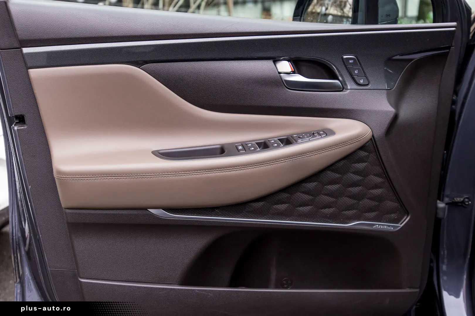 Hyundai Santfe Plug-in Hybrid Luxury