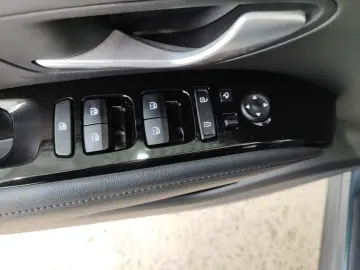 HYUNDAI TUCSON 1.6 T-GDI Trend LED Navi RFK ACC SHZ