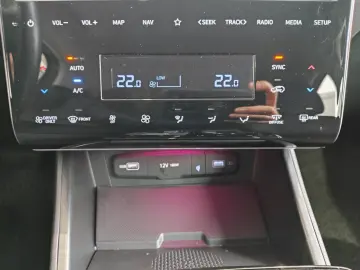 HYUNDAI TUCSON 1.6 T-GDI Trend LED Navi RFK ACC SHZ