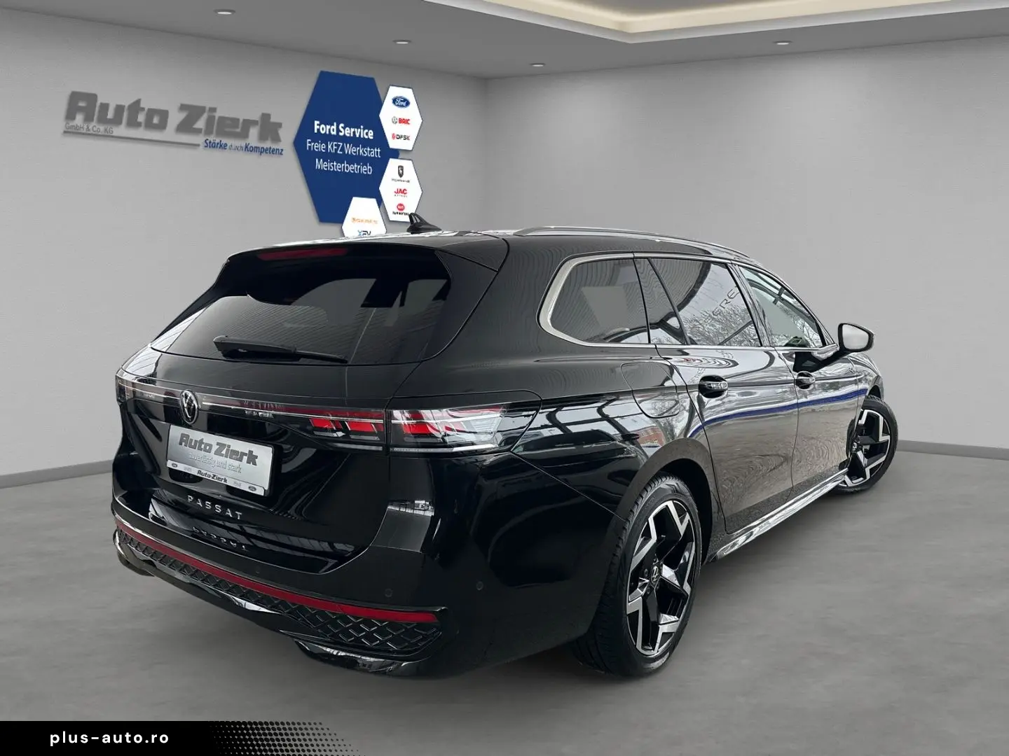 VW Passat Variant 2.0 TDI DSG R-line ACC MATRIX-LED