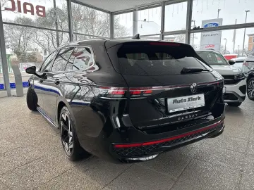 VW Passat Variant 2.0 TDI DSG R-line ACC MATRIX-LED