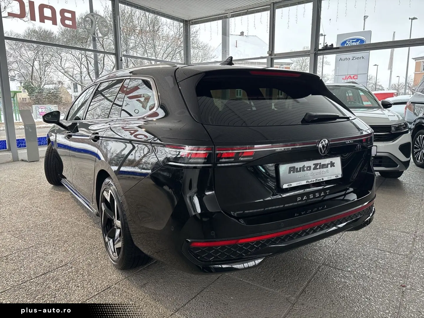 VW Passat Variant 2.0 TDI DSG R-line ACC MATRIX-LED