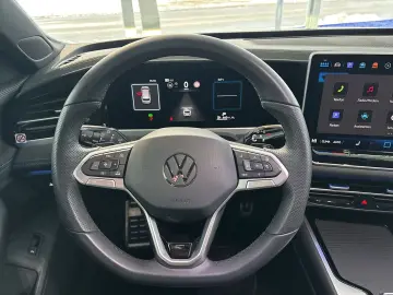 VW Passat Variant 2.0 TDI DSG R-line ACC MATRIX-LED