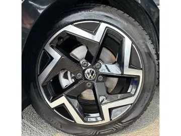 VW Passat Variant 2.0 TDI DSG R-line ACC MATRIX-LED