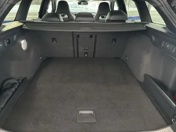 VW Passat Variant 2.0 TDI DSG R-line ACC MATRIX-LED