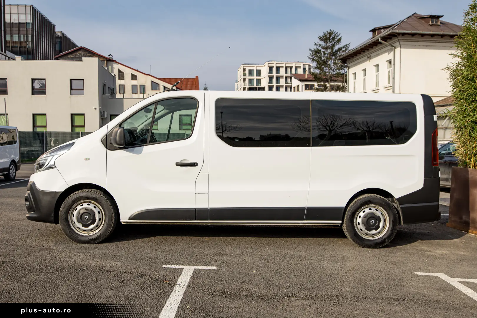 Renault Trafic L2H1 8 1 locuri Authentique