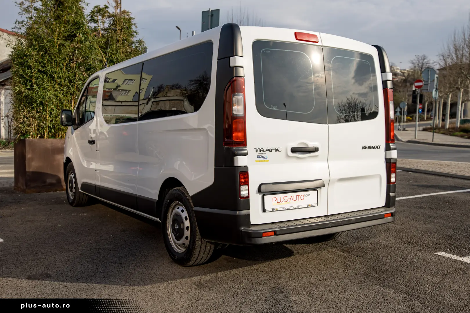 Renault Trafic L2H1 8 1 locuri Authentique