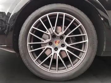 Porsche Cayenne Coupe Hybrid Sport 21  Luft Bose 360