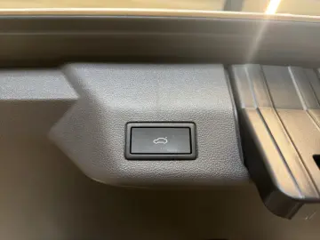 VW T7 Multivan Edition  ACC PANO