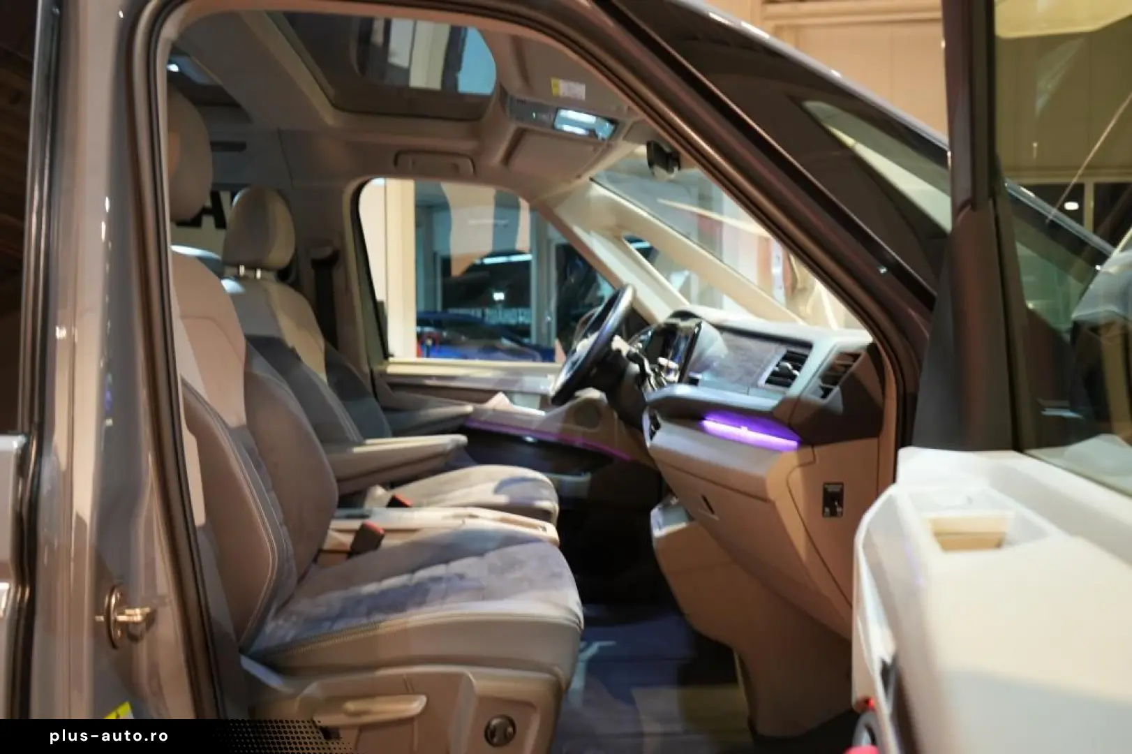 VW T7 Multivan 2.0 TDI Lang Style  7-locuri Navi panoramic