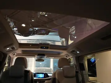 VW T7 Multivan 2.0 TDI Lang Style  7-locuri Navi panoramic