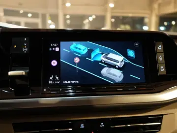 VW T7 Multivan 2.0 TDI Lang Style  7-locuri Navi panoramic