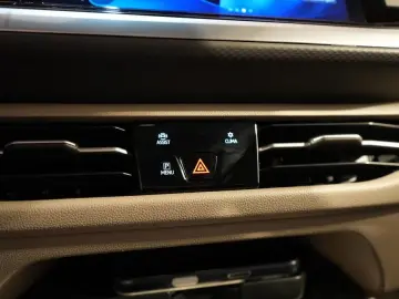 VW T7 Multivan 2.0 TDI Lang Style  7-locuri Navi panoramic