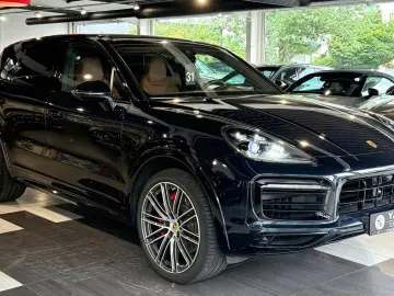 Porsche Cayenne GTS  Pano InnoDrive 18-Wege AHK