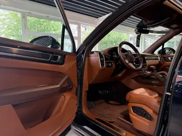 Porsche Cayenne GTS  Pano InnoDrive 18-Wege AHK
