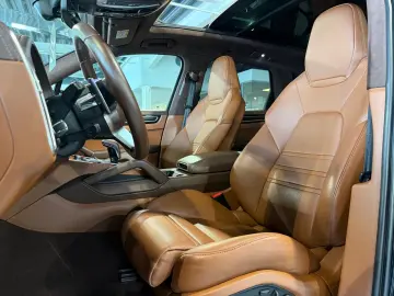 Porsche Cayenne GTS  Pano InnoDrive 18-Wege AHK