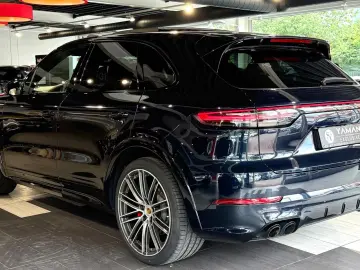 Porsche Cayenne GTS  Pano InnoDrive 18-Wege AHK