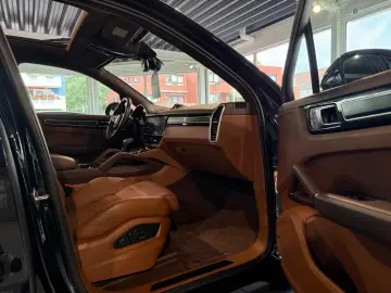Porsche Cayenne GTS  Pano InnoDrive 18-Wege AHK