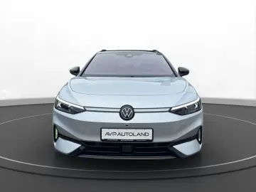 VW ID.7 Tourer Pro   PANO   MATRIX-LED   ACC