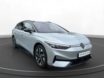 VW ID.7 Tourer Pro   PANO   MATRIX-LED   ACC