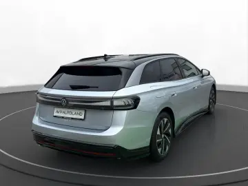 VW ID.7 Tourer Pro   PANO   MATRIX-LED   ACC