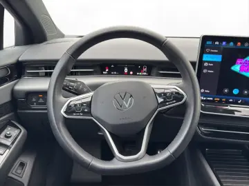 VW ID.7 Tourer Pro   PANO   MATRIX-LED   ACC