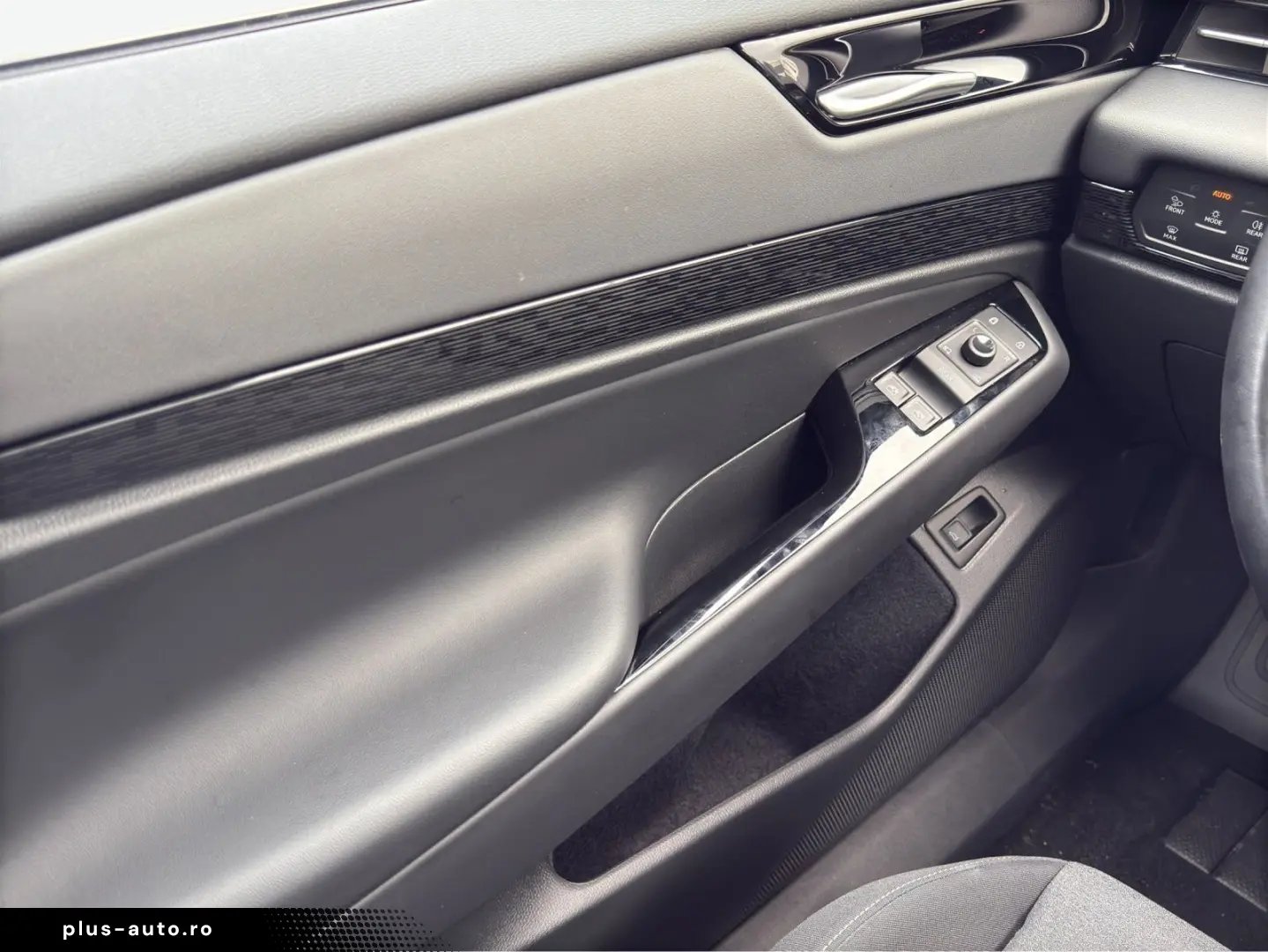 VW ID.7 Tourer Pro   PANO   MATRIX-LED   ACC