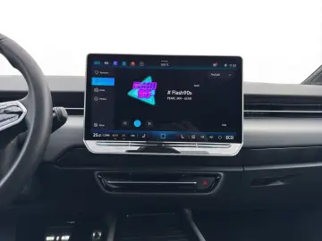 VW ID.7 Tourer Pro   PANO   MATRIX-LED   ACC