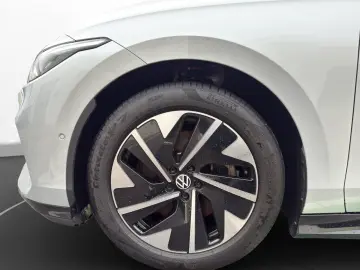 VW ID.7 Tourer Pro   PANO   MATRIX-LED   ACC