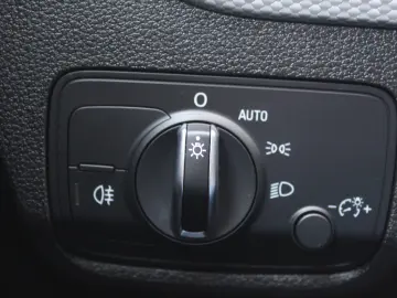 Audi Q2 35 TFSI S tronic S Line