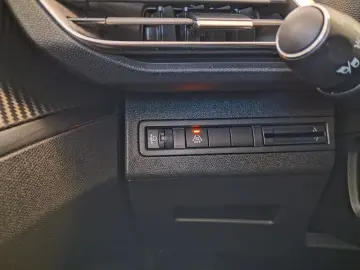 PEUGEOT 3008 1.5 BlueHDi 130CP Active Pack EAT8 S&S