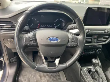 Ford Focus 1.0 EcoBoost MHEV Connected