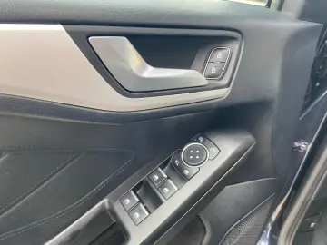 Ford Focus 1.0 EcoBoost MHEV Connected