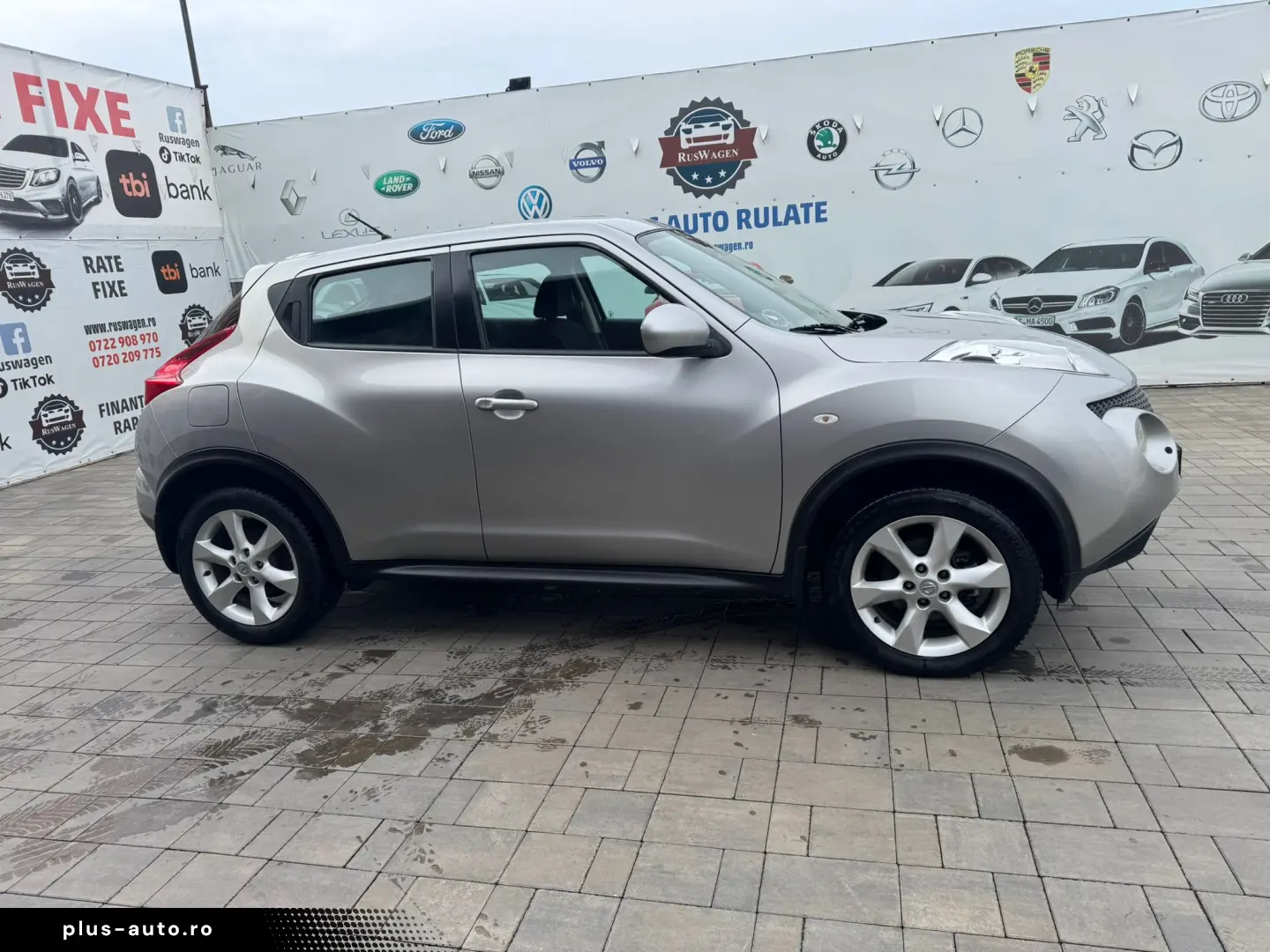 Nissan JUKE 2011