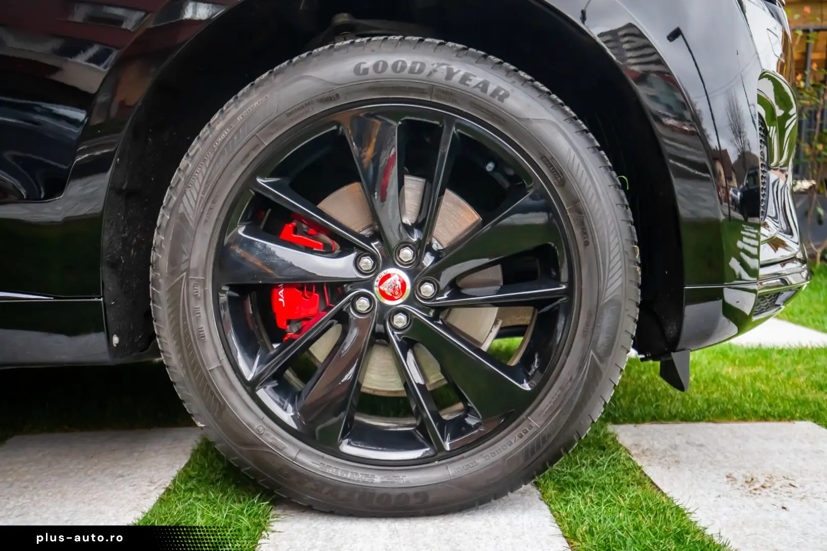 Jaguar F- Pace P250 R-Dynamic  SE