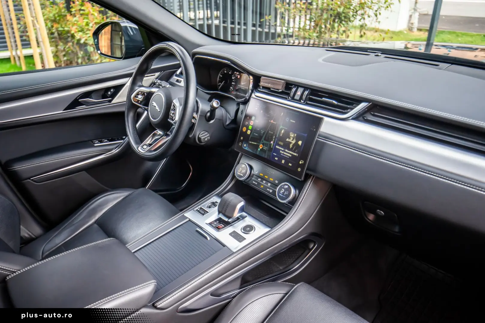 Jaguar F- Pace P250 R-Dynamic  SE