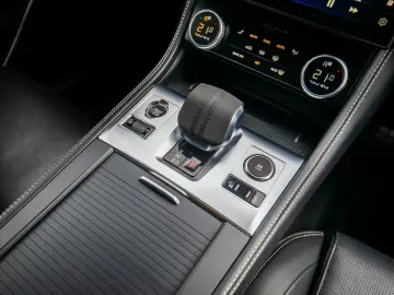 Jaguar F- Pace P250 R-Dynamic  SE