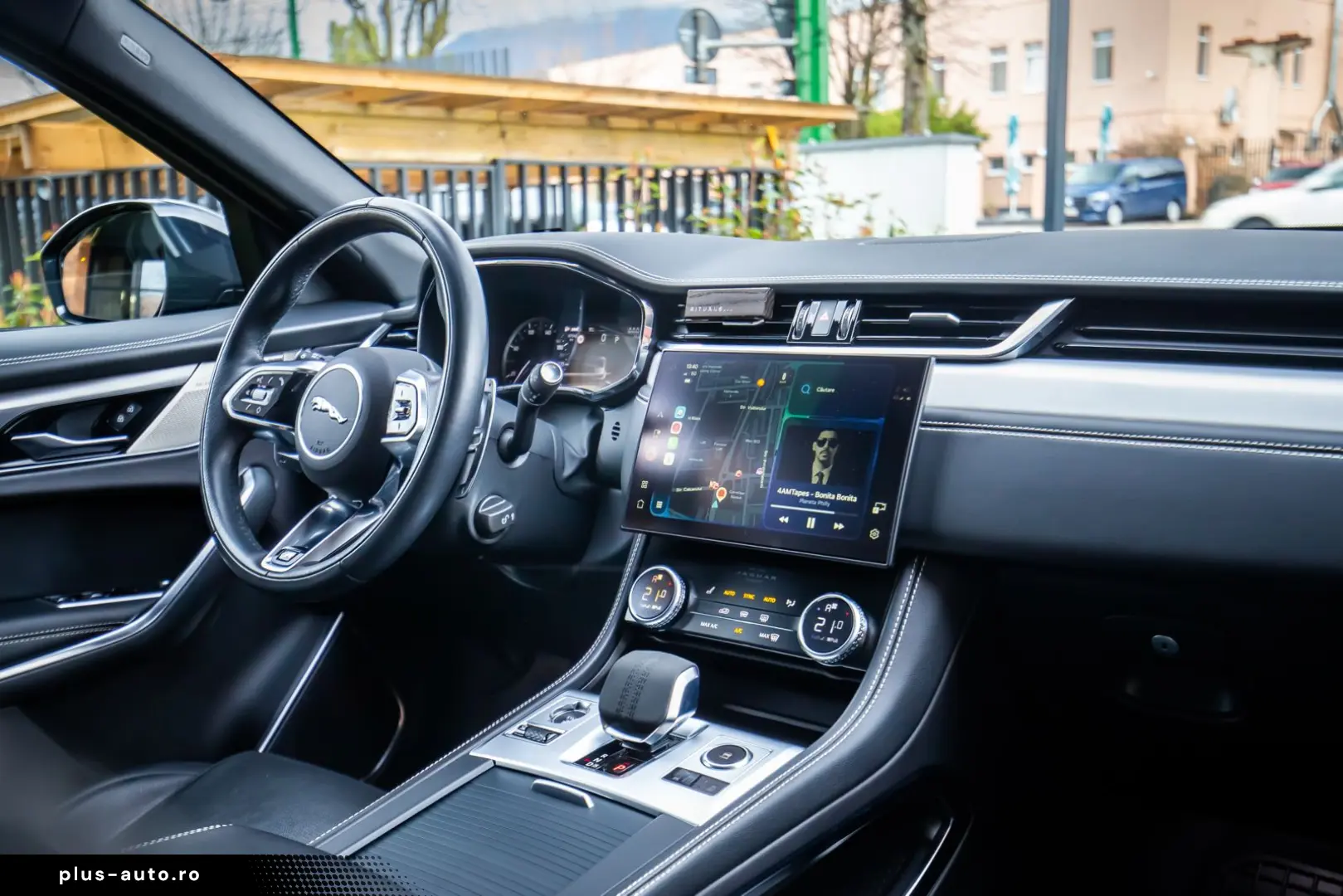 Jaguar F- Pace P250 R-Dynamic  SE