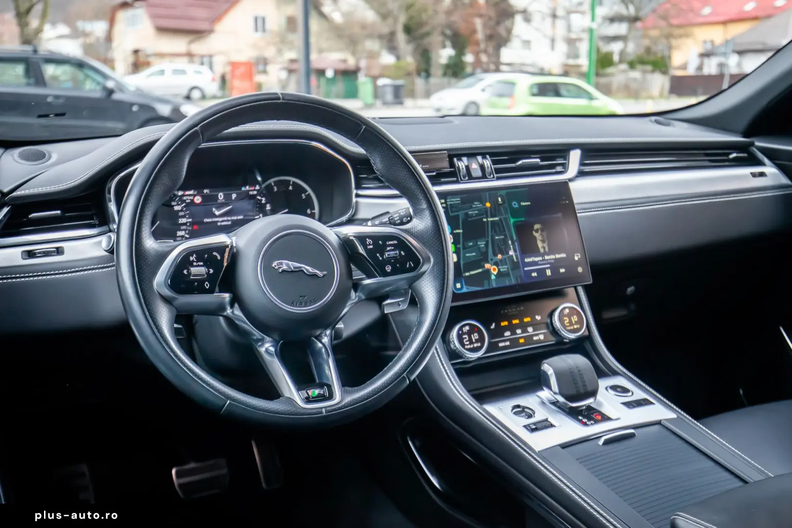 Jaguar F- Pace P250 R-Dynamic  SE