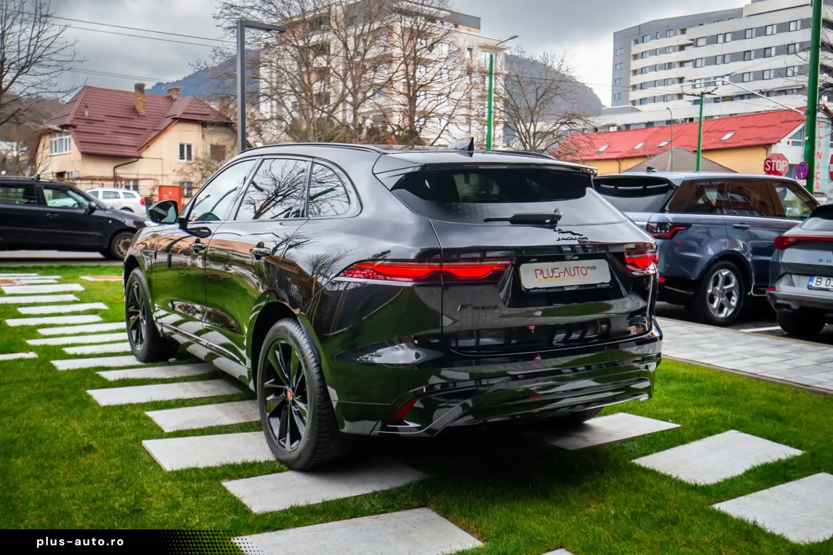 Jaguar F- Pace P250 R-Dynamic  SE