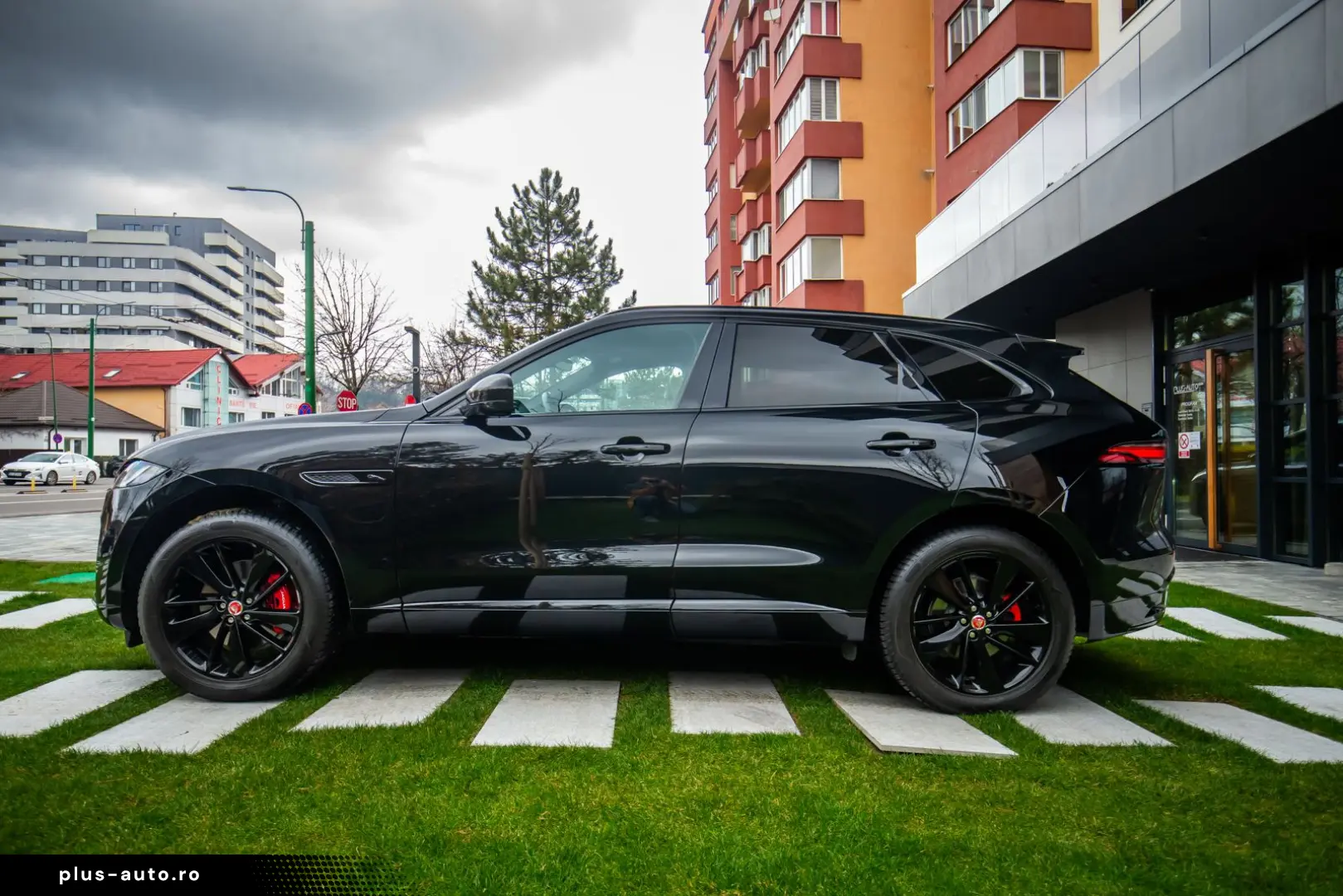 Jaguar F- Pace P250 R-Dynamic  SE