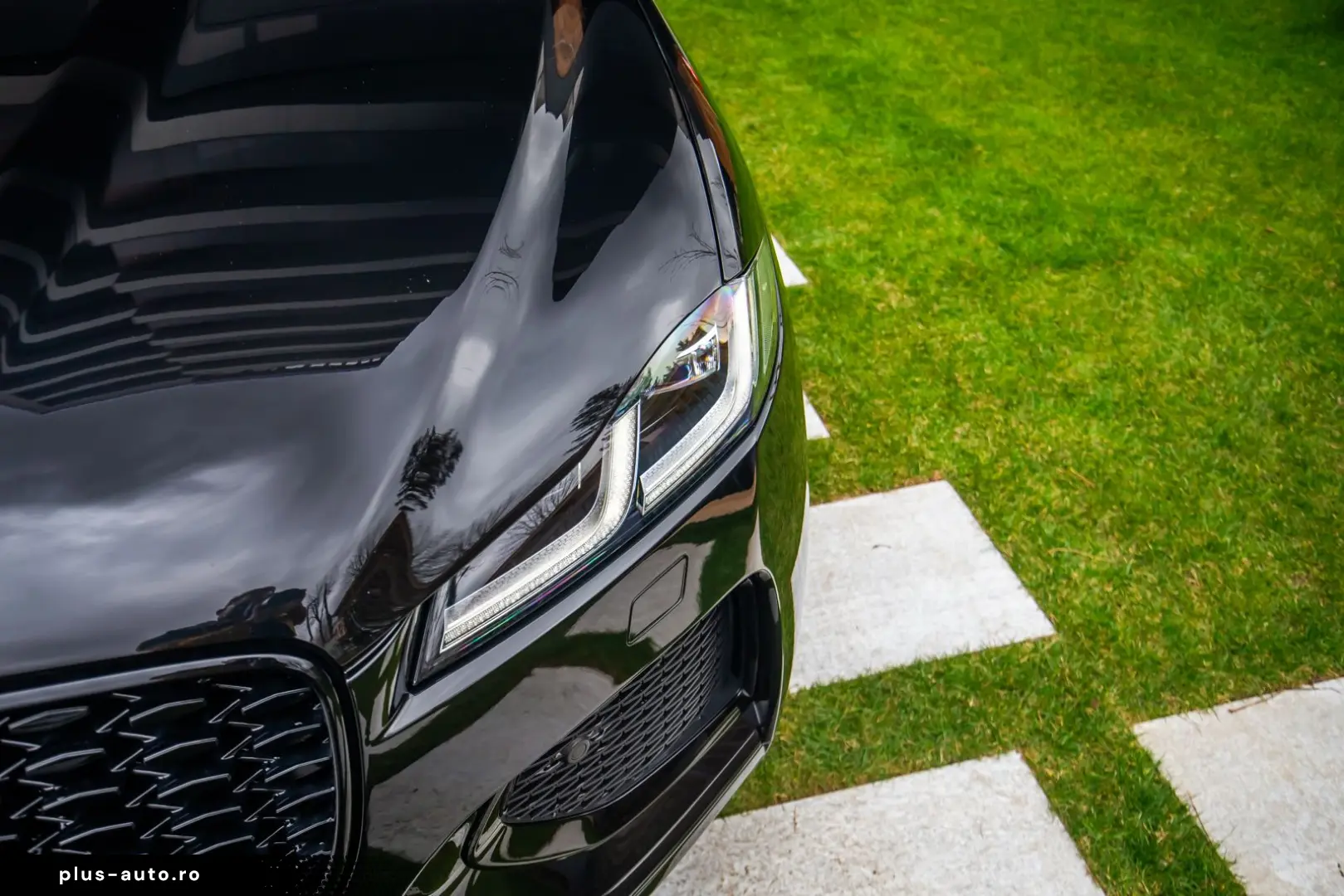 Jaguar F- Pace P250 R-Dynamic  SE