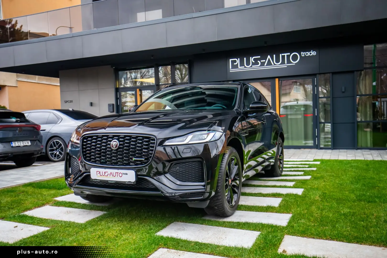 Jaguar F- Pace P250 R-Dynamic  SE