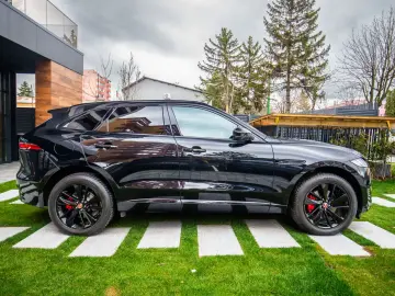Jaguar F- Pace P250 R-Dynamic  SE