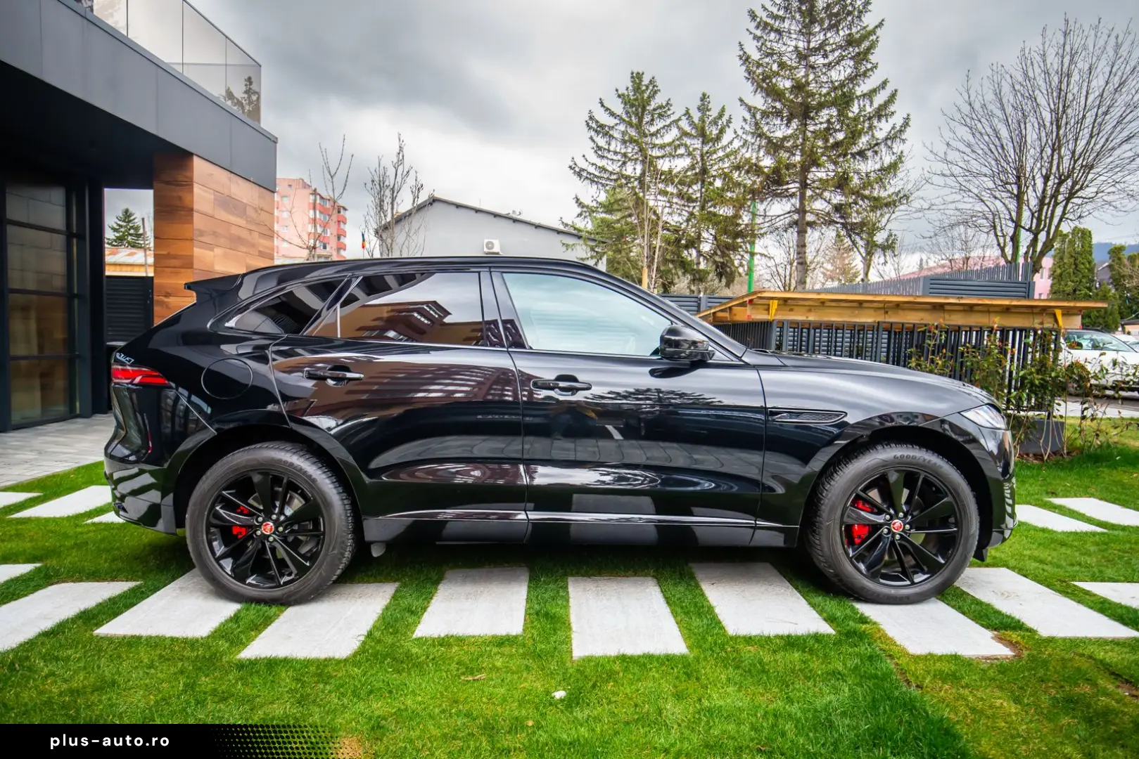 Jaguar F- Pace P250 R-Dynamic  SE