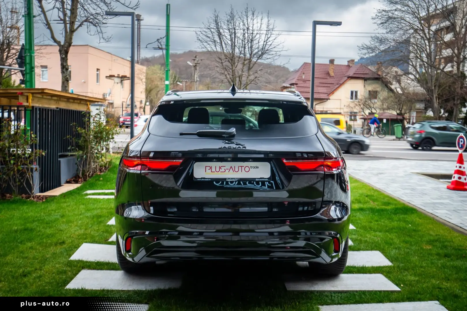 Jaguar F- Pace P250 R-Dynamic  SE