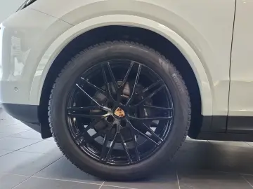 Porsche Cayenne InnoDrive Luftfederung 21-Zoll